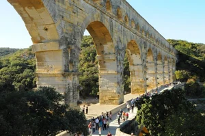 Ancient Roman Engineering: Marveling at the Spectacular Three-Tier Pont du Gard Aqueduct Bridge - image 11