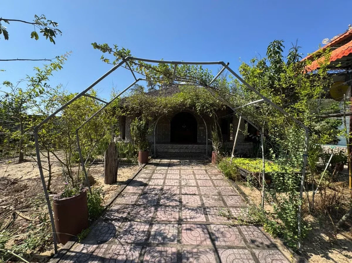 Sustainable Spirituality: Discover the Unique Temple Built Entirely from Thousands of Plastic Bottles