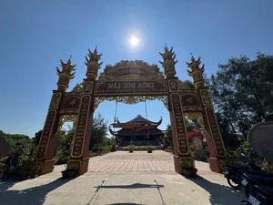 Sustainable Spirituality: Discover the Unique Temple Built Entirely from Thousands of Plastic Bottles - image 1