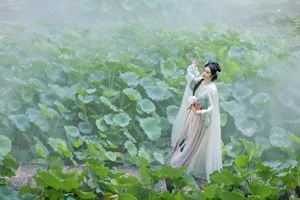 Art Language Vol.5163 Shen Shi Si: A Study in Elegance and Modernity - image 0