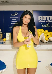 Iconic Celebrity Fashion Trends and Bold Style Statements at Major Global Music Festivals - image 8
