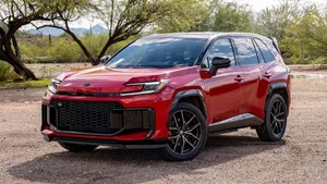 Toyota RAV4 PHEV 2026: Specs, Pure Electric Range, and Pricing - image 2