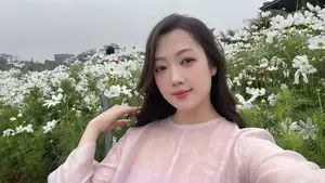 Gentle Beauty Amidst White Cosmos Field A Serene Moment - image 7