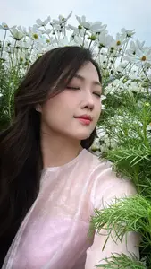 Gentle Beauty Amidst White Cosmos Field A Serene Moment - image 10