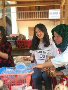 The Remarkable 8-Year Transformation of Ha Giang’s Famous Pear-Selling Girl - image 3