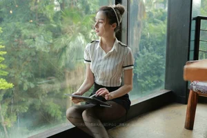 Elegant Professional Fashion with Jiu Mei: IESS Stockings and Office Style Gallery - image 10