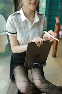 Elegant Professional Fashion with Jiu Mei: IESS Stockings and Office Style Gallery - image 18