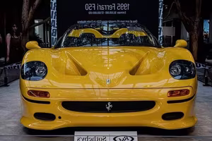 Vibrant Yellow Ferrari F50: Witness the World's Most Expensive Supercar Breaking Auction Records, Valued Over $9 Million! - image 5