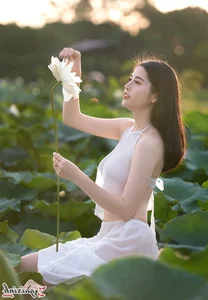 The Artistic Beauty and Modern Evolution of Vietnam's Traditional Ao Yem - image 169