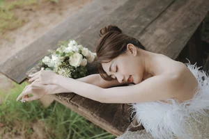 Actress Phuong Lan Shares Romantic Wedding Photos with Her Younger Partner - image 0