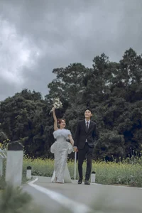 Actress Phuong Lan Shares Romantic Wedding Photos with Her Younger Partner - image 5