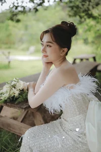 Actress Phuong Lan Shares Romantic Wedding Photos with Her Younger Partner - image 2
