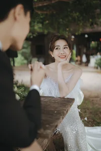 Actress Phuong Lan Shares Romantic Wedding Photos with Her Younger Partner - image 9