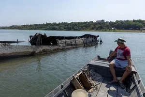 Sunken Nazi Warships Resurface in Danube River Due to Record Drought - image 3