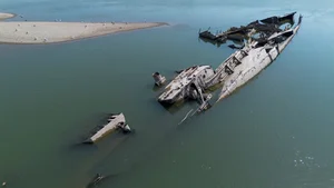 Sunken Nazi Warships Resurface in Danube River Due to Record Drought - image 4