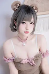 Coser Qing Shui You Nai - Adorable 'Cute Bear' Transformation: Sweet Charm & Captivating Looks - image 4