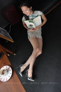 IESS 788: Ning Ning and the Intellectual Charm of the Traditional Cheongsam - image 2