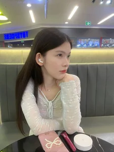 Who is Cao Minh Hy? Exploring the Rise of the Gen Z Transgender Beauty Icon - image 2