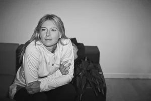 Maria Sharapova Stuns Fans with Spectacular Tennis Court Return - image 3