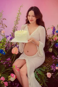 Minh Hang Welcomes First Son, Rocks Red Lipstick Post-Delivery - image 2