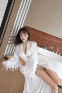 Elegant Muse: Lu Xuan Xuan Captures Modern Sophistication - image 9