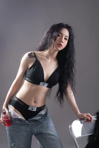 Football Star Tran Thi Duyen Shares Glamorous New Year Shoot - image 4