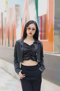 Football Star Tran Thi Duyen Shares Glamorous New Year Shoot - image 3