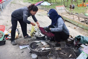 Traditional Grilled Herring: The Coastal Delicacy Earning Millions Daily - image 6