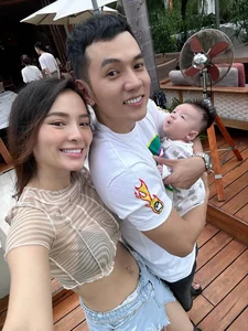 Truong Ho Phuong Nga and Vietnamese Celebrities' Holiday Fashion - image 4