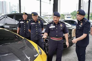 Massive Collection of Seized Luxury Supercars: 50+ High-Performance Vehicles Including Lamborghinis and Ferraris Discovered in Malaysia - image 8