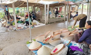 Discover the Vibrant Charm of Traditional Periodic Markets: A Cultural Journey Through Local Heritage - image 5