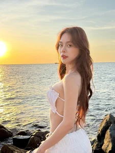 Influencer Chu Nha Mi Captivates Social Media with Elegant Fashion and Fitness Inspiration - image 3