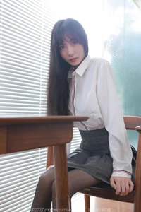 Tuan Tuan Showcases Elegant Style in Long Legs Pleated Skirt Series - image 70