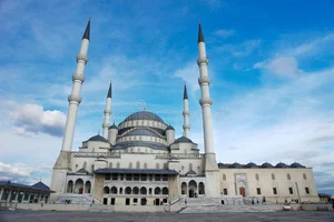 Architectural Wonders: The Most Breathtaking Holy Sites to Visit in the Middle East - image 2