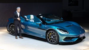 Denza Z: BYD's 1,000 HP Convertible Masterpiece with Italian Design - image 2
