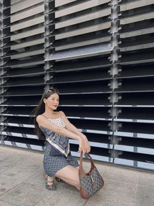 Le Au Ngan Anh Radiates Elegance at Four Months Pregnant, Shares Maternity Style Journey - image 5