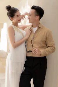 Le Au Ngan Anh Radiates Elegance at Four Months Pregnant, Shares Maternity Style Journey - image 8