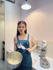 Le Au Ngan Anh Radiates Elegance at Four Months Pregnant, Shares Maternity Style Journey - image 0