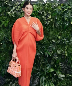 Le Au Ngan Anh Radiates Elegance at Four Months Pregnant, Shares Maternity Style Journey - image 2