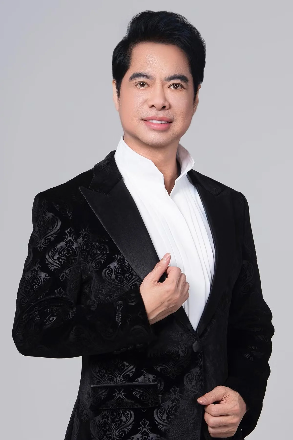 The Reality Behind Vietnamese Stars Facing Online Drug Test Demands