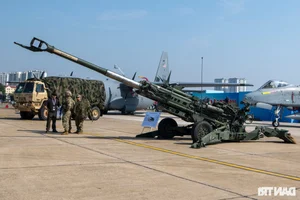 Global Defense Giants: USA, Russia, and International Powers Showcase Cutting-Edge Weaponry in Vietnam - image 11