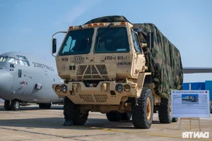 Global Defense Giants: USA, Russia, and International Powers Showcase Cutting-Edge Weaponry in Vietnam - image 0