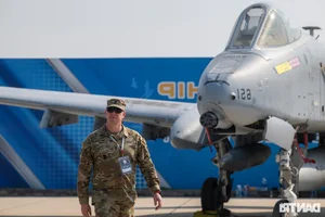 Global Defense Giants: USA, Russia, and International Powers Showcase Cutting-Edge Weaponry in Vietnam - image 9