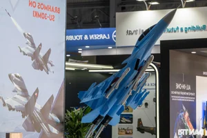 Global Defense Giants: USA, Russia, and International Powers Showcase Cutting-Edge Weaponry in Vietnam - image 15