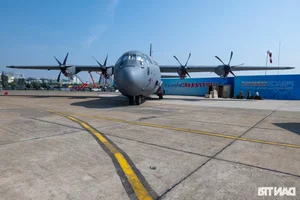 Global Defense Giants: USA, Russia, and International Powers Showcase Cutting-Edge Weaponry in Vietnam - image 12