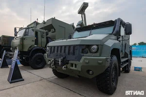 Global Defense Giants: USA, Russia, and International Powers Showcase Cutting-Edge Weaponry in Vietnam - image 14