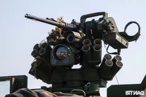 Global Defense Giants: USA, Russia, and International Powers Showcase Cutting-Edge Weaponry in Vietnam - image 2