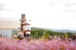 Miss International Vietnam Phuong Nhi Explores Da Lat with Her Best Friend - image 0