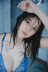 Ami Yamazaki FRIDAY Monthly Girl 048 Part02: Captivating Reflections & Natural Allure - image 8