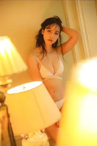 Ami Yamazaki FRIDAY Monthly Girl 048 Part02: Captivating Reflections & Natural Allure - image 9